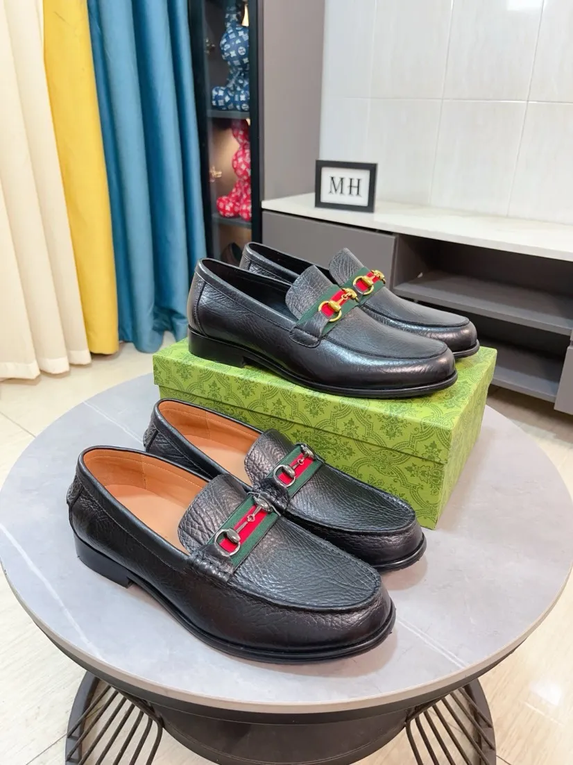 Men's shoes 💰500🌹🌹Niuli [GUCCI Gucci] A new style of formal men's leather shoes is coming~ The original quality upper is made of patent leather imported from Italy, the leather is soft and delicate, comfortable and soft first-layer cowhide lining, rubber wear-resistant outsole, the shoe shape is dignified and domineering, and the luxury charm cannot be concealed! The natural and free nouveau riche leads the trend. Code number: 38-44